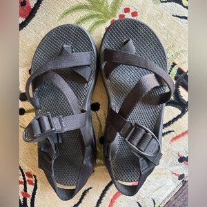 Black Chacos (men’s 7)